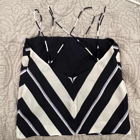 Finders keepers lined tank. Size XS - Picture 6 of 8